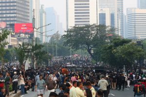 Kepadatan massa aksi penyampaian pendapat memenuhi jalan protokol di Jakarta.