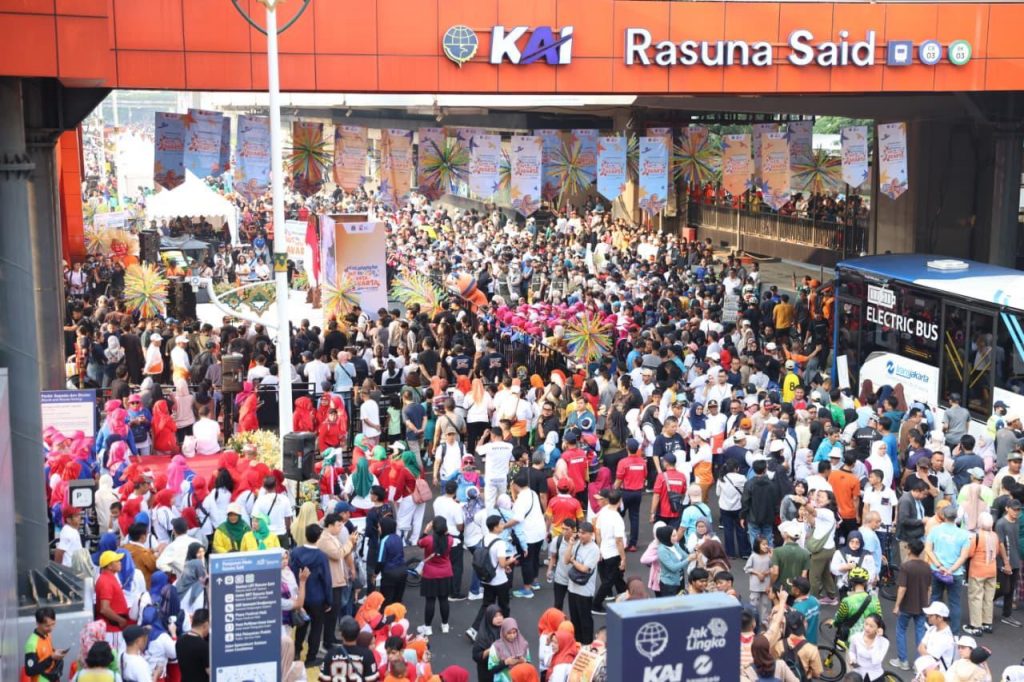 Gambar keramaian saat car free day di Rasuna Said